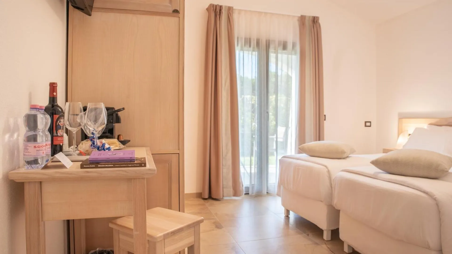 Πανσιόν Maristesi Ξενοδοχείο Siniscola